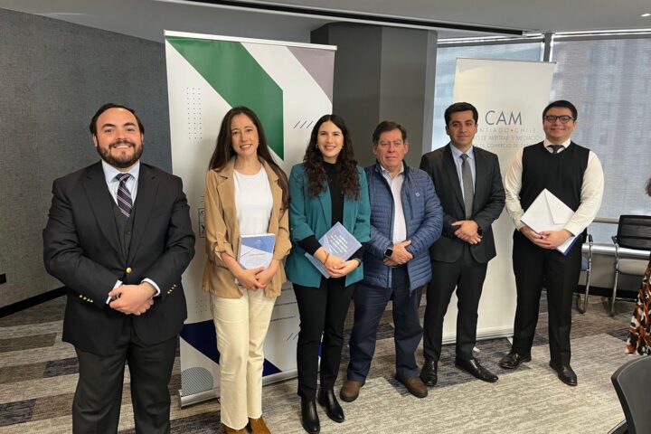 Se desarrolló con éxito la ceremonia de clausura de la segunda edición del Diploma de Postítulo en Derecho de la Construcción